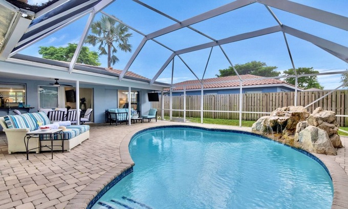 Boca Raton House | Boca Blue - Heated Saltwater Pool - 3 min to Town Center Mall