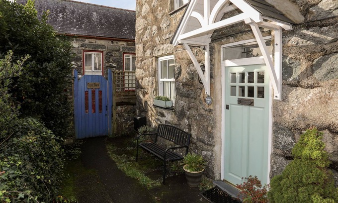Llanystumdwy Cottage | BODFAN, pet friendly, character holiday cottage in Criccieth