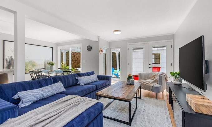 West End House | Bodur's Nest Whispering Garden