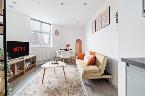 Leicester City Centre Apartment | Bohemian Chic Hideaway