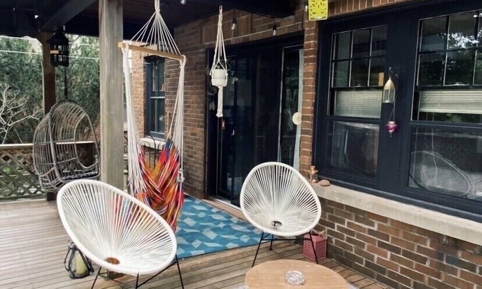 Simcoe House | Bohemian Oasis near the sandy shore of Lake Erie