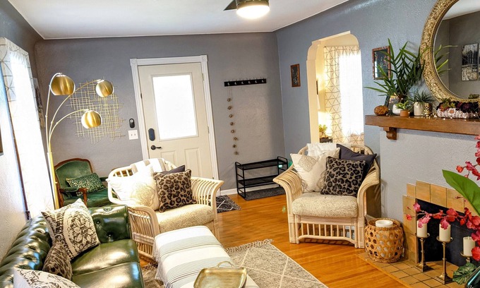 Toledo House | Boho Bungalow: very cozy home in great neighborhood w/ quick access to anywhere