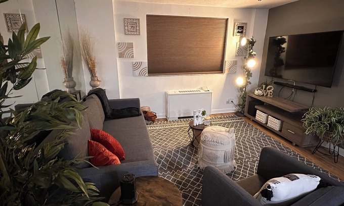 Peachtree Center Condo | BoHo High-Rise, Top Floor Downtown City Views! The Heart of the City!