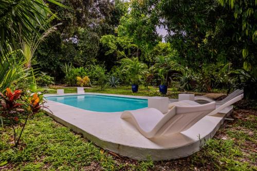 Cedros Cabin | Boho lodge Montezuma l&l