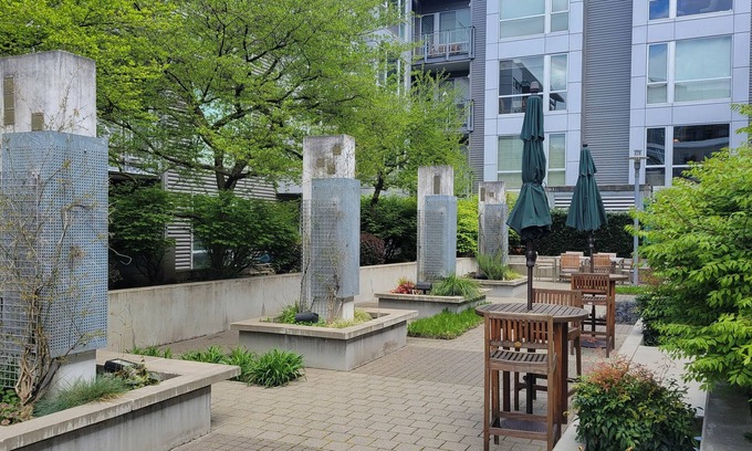Pearl District Condo | Boho style, bright 1 bedroom + Den in the heart of the Pearl