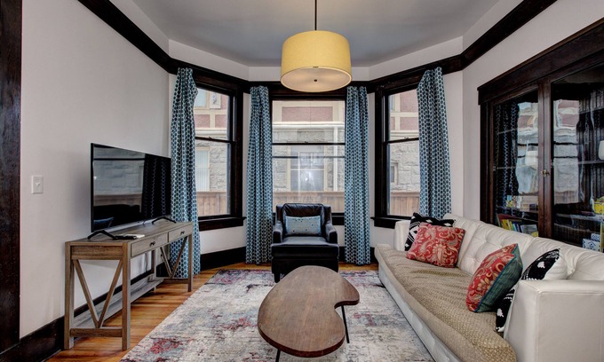 North End Apartment | Boise-Downtown-historical-unique Arthouse 2