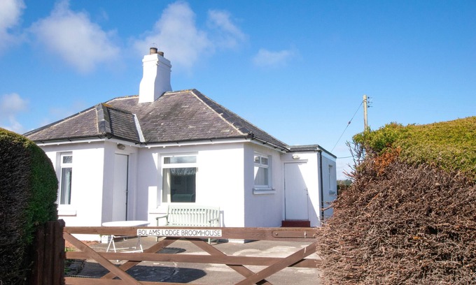Cheswick House | Bolams Lodge - Two Bedroom House, Sleeps 4