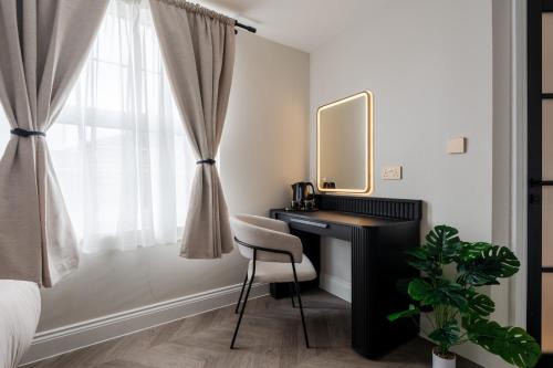 RopeWalks Apartment | Bold St 8 Apartments Book Together Unique
