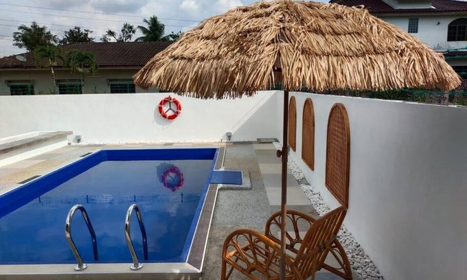 Guntong Villa | Bole Villa-Private Pool-BBQ-Karaoke 20pax