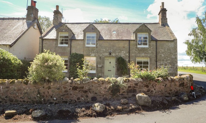 Berwick-upon-Tweed Cottage | BONALAY COTTAGE, pet friendly, character holiday cottage in Norham