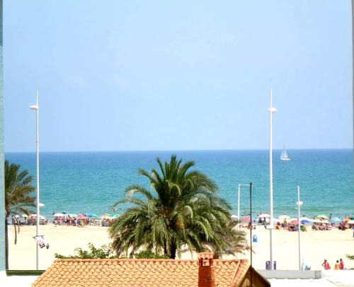 Grau i Platja Apartment | Bonanza - 40 metros de la playa!