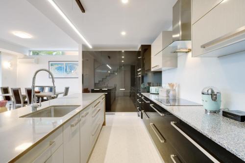 North Bondi House | Bondi Holiday Home - Garden