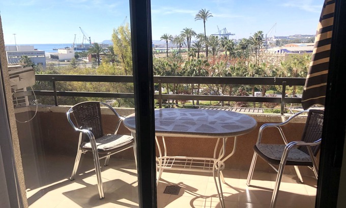 Ensanche Diputacion Apartment | BONITO PISO CON VISTAS AL MAR