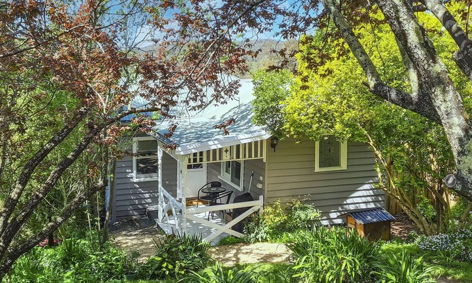 Hepburn Springs Cottage | BONNIE BRAE COTTAGE, a cosy miners cottage in Hepburn Springs