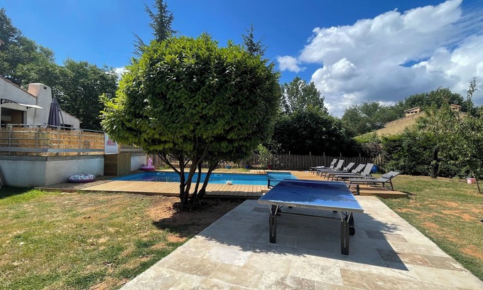 Chateauneuf-le-Rouge Villa | BONZINI, PÉTANQUE, PING-PONG AND SWIMMING POOL 5 mns from SAINTE VICTOIRE.