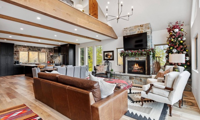 Whitefish Ski Chalet | Book a Holiday Stay! Private hot tub and next to the NEW HIGH-SPEED 6 PACK Chairlift!