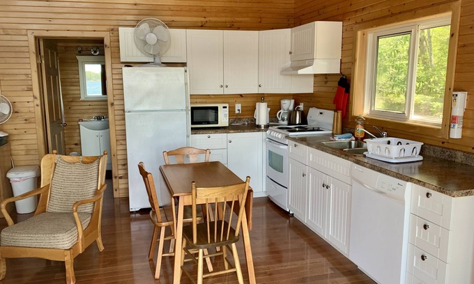 Honey Harbour Cottage | Book Early For Preferred Dates - Honey Harbour