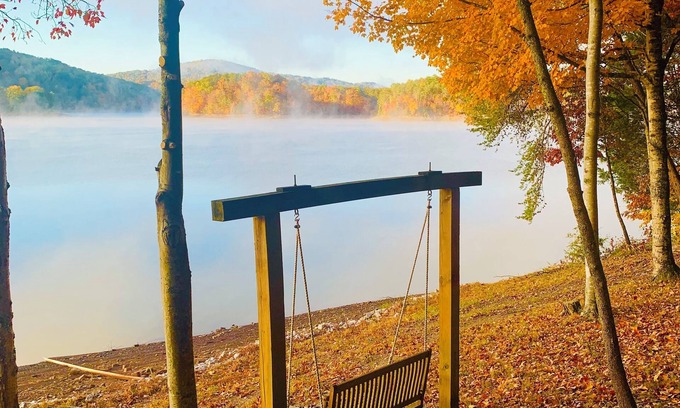 Sharps Chapel House | Book Fall Foliage 2025 at The Haven Norris Lake! 5Acres, Dock, FirePit, Kayaks!