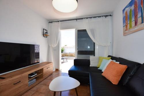 Bahia Calma House | Book Jet - Sunny Holiday Home with Garden and strong wifi
