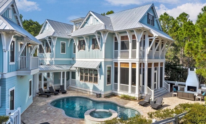 Forest District House | Book Now for Fall Stays! Private Pool! Relaxing Green Space! 6 Adult Bikes!