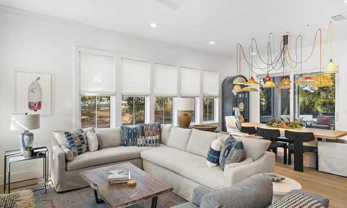 Lakeside at Blue Mountain Beach House | Book Now for Fall Stays! Le Tiki - Screened in Porch! Community Pool! Game Room!