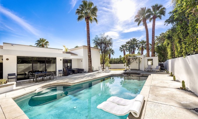 Old Las Palmas House | Book Now for Fall Stays! Modern Home with Heated Pool and Hot Tub! Dog Friendly! Firepit! Grill!