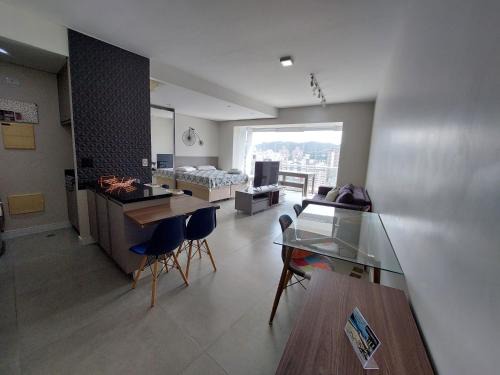 Pompeia Apartment | BOOK SANTOS - Unlimited 1710 - Beira Mar c/vista
