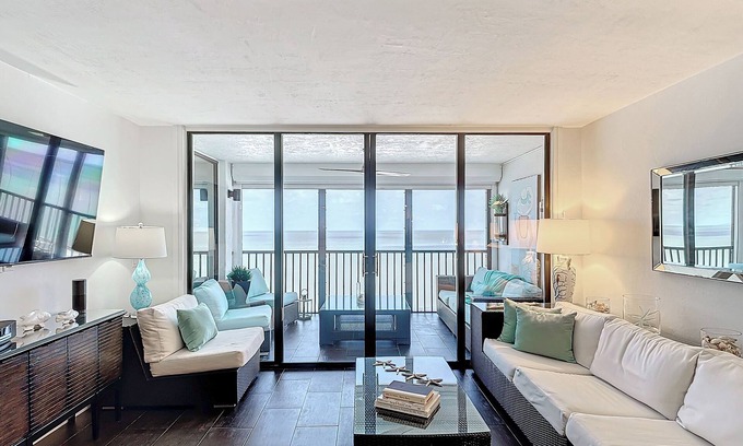 Fort Myers Beach Condo | Book your tropical stay in Unit 1103 directly on the beach