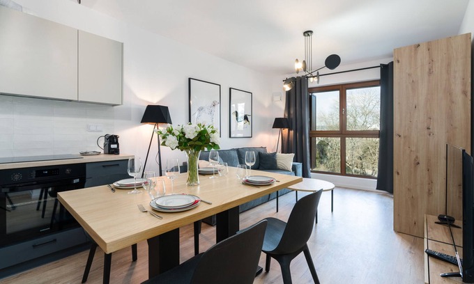 Grunwald Apartment | Bookowska 18 Apartments by Renters