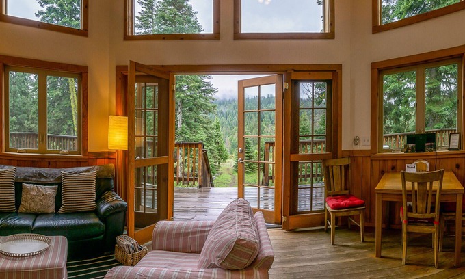 Ashland Cabin | BookStayHop - #2C Mayfield Gardens ~ Green Springs Cabins ~ Jacuzzi Tub ~Views ~