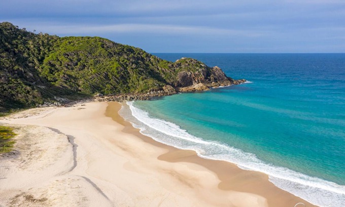 Boomerang Beach House | Boomerang Beach house with bushland outlook