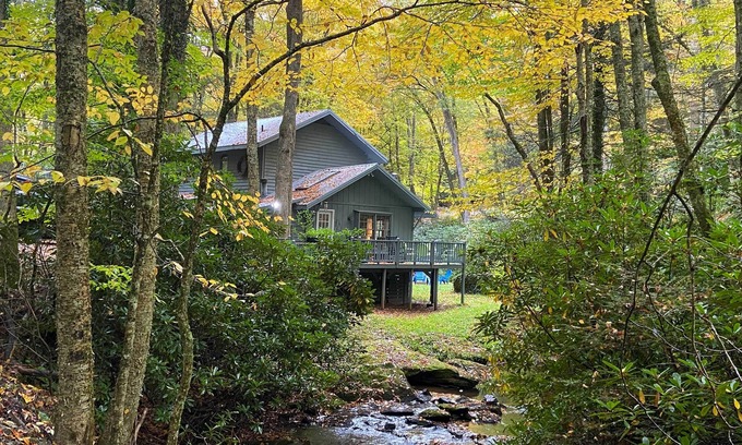 Boone Cottage | Boone Cottage w/Fire Pit & On-Site Creek!