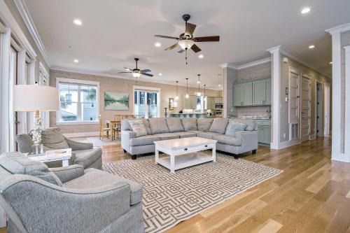 Orange Beach House | Boonedocks Cottages at Romar