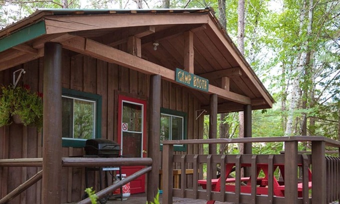 Papineau-Cameron Cottage | Booth Cottage