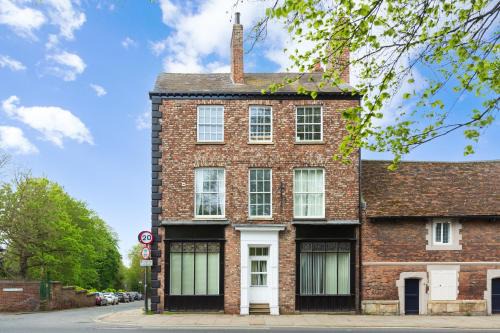 Bootham Apartment | Bootham Court Grade II duplex apartment with free parking & Wi-Fi - sleeps 2-6 people