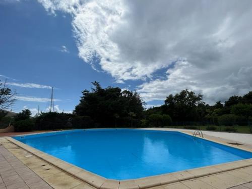 Santa-Maria-Poggio Apartment | Bord de mer avec piscine Type 2