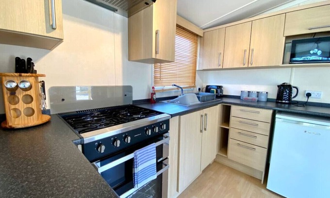 Knott End-on-Sea House | Bordeaux Sleeps4 Caravan Family/Camping Lancashire