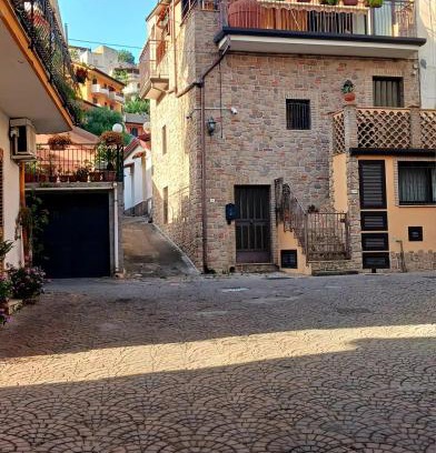 Gaggi Apartment | Borgo Gaggi primo piano
