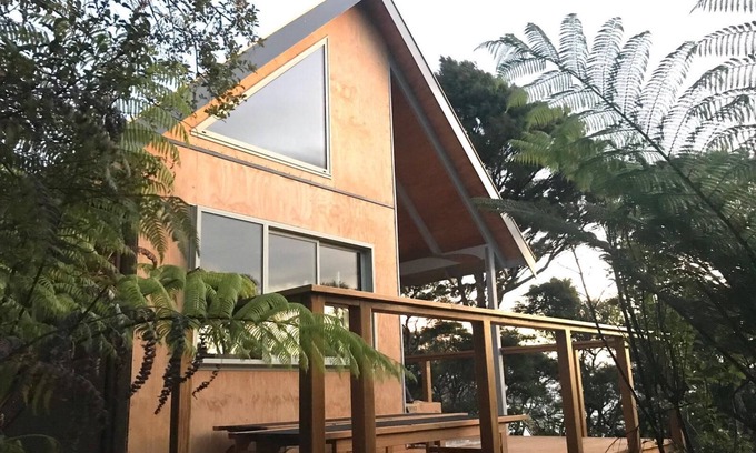 Tryphena Ski Chalet | Borneo Bungalow