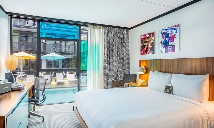 West Fens Hotel | Boston Getaway! Balcony! Onsite Pool, Garden, Parking