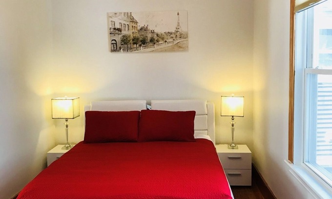 Dorchester House | Boston Luxury Suits Cottage for up to 24 guests!