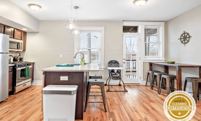 Southwest Garden Condo | Botanical Garden 2BR w/ Kings / ABODEbucks
