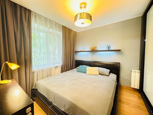 Dzerzhyns'kyi District Apartment | Botanical Garden Apartment