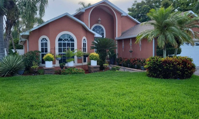 Orlando House | Botanical Garden Home-20 min to Disney, 10 Min to Downtown & 40 Min to the beach