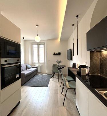 Lazzaretto Apartment | Bothanical Suite - Porta Venezia Apartment