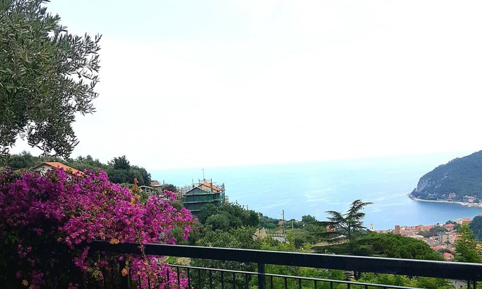 Voze Villa | Bougainvillea cottage with panoramic views of the Gulf of Noli. Large garden