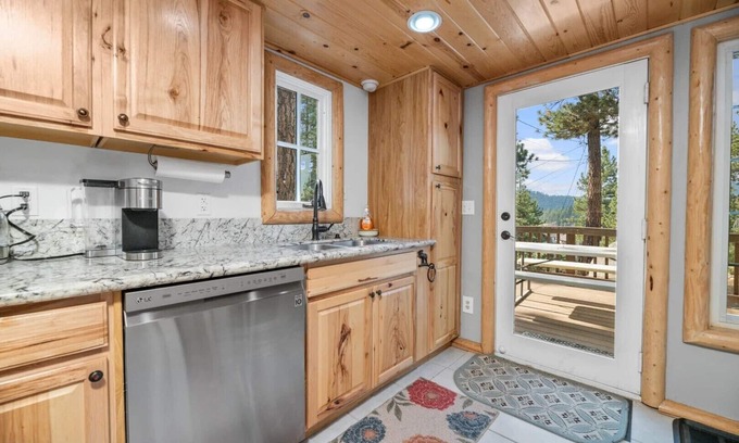 Boulder Bay Cabin | Boulder Bear