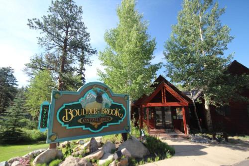 Estes Park Hotel | Boulder Brook on Fall River