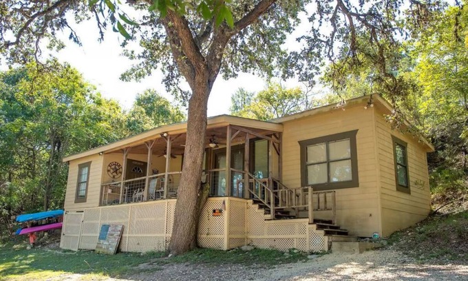 Bandera House | Boulderdash Cabin Riverfront retreat!