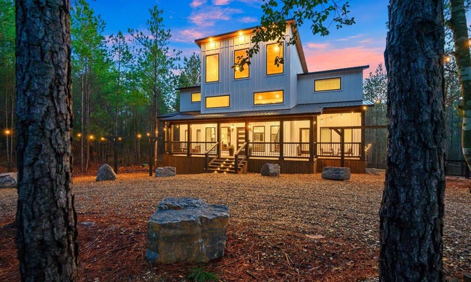 Hochatown Cabin | Bourbon Basin-Ultra-Lux Cabin w/Custom Playscape & Outdoor Gazebo! Sleeps 20